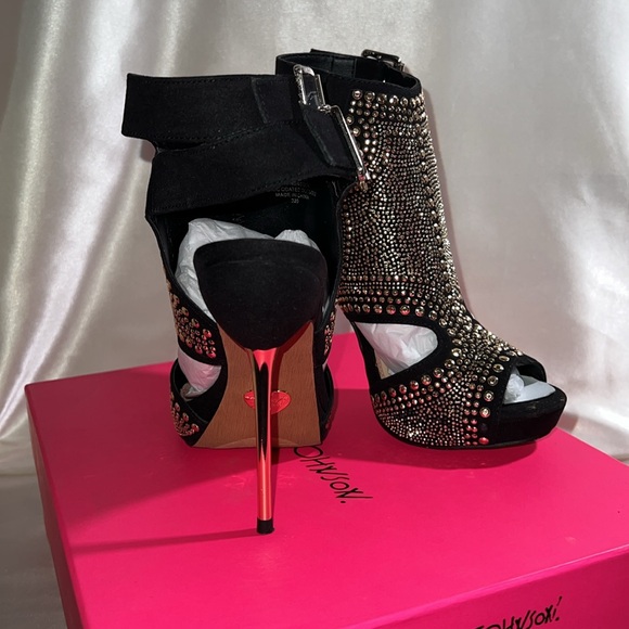 Betsey Johnson Gold & Black Open Toe Booties Size 6 - Picture 3 of 4